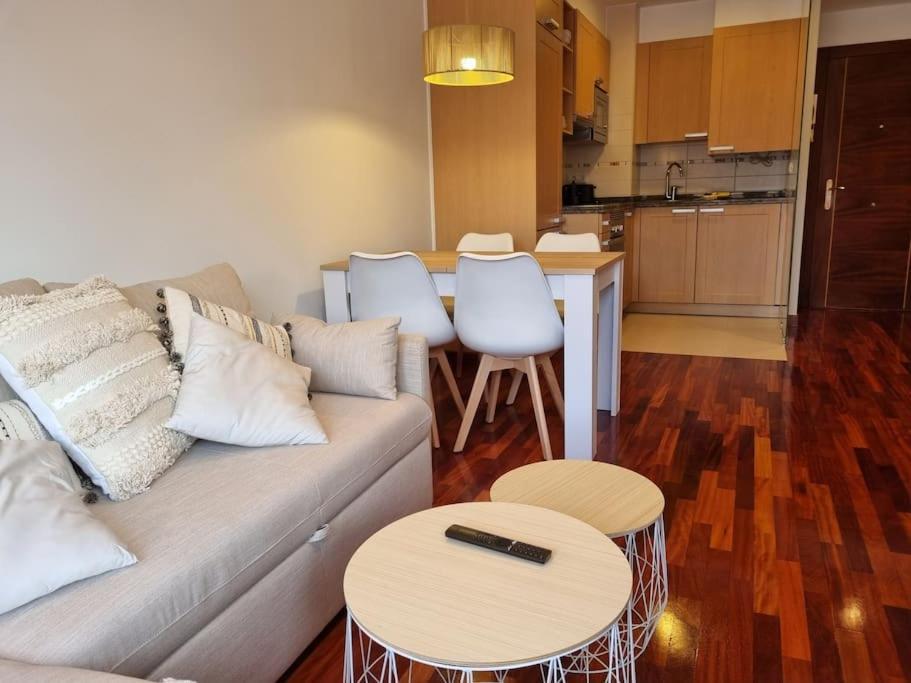 604B - Apartamento Con Garaje オビエド エクステリア 写真