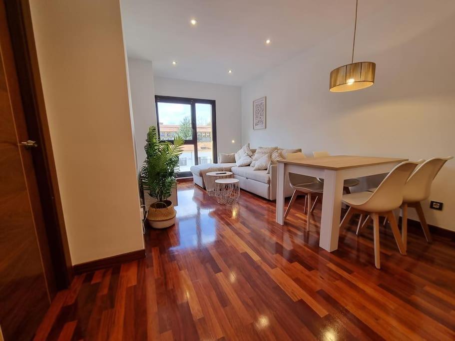 604B - Apartamento Con Garaje オビエド エクステリア 写真